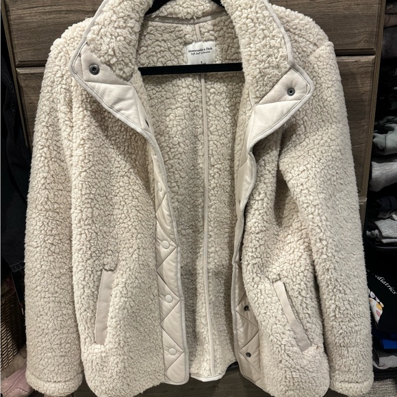 Abercombie Cream Teddy Sherpa Jacket - Picture 2 of 6